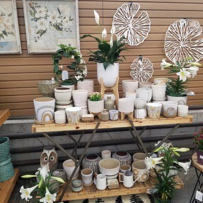 White pot display.