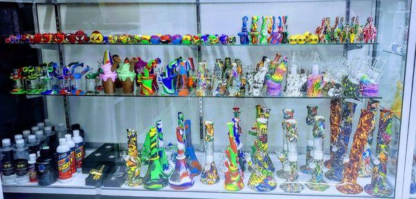 Silicone Water Pipes and Bubblers