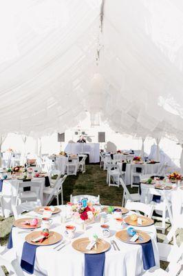 Full view of the pop of color the centerpieces brought.