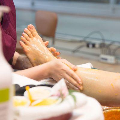 Deluxe Pedicure - Redmond Nails Salon