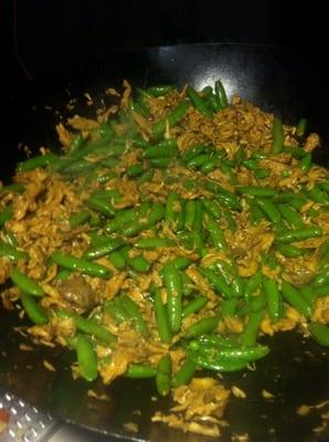 Snow peas and soy curls.