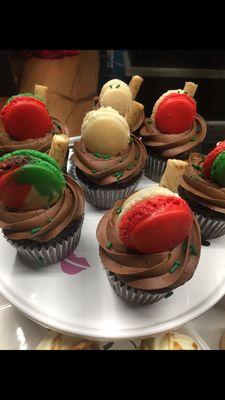 Christmas cupcakes were a huge hit.