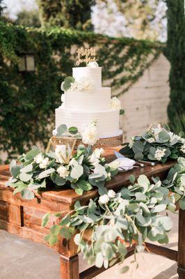 Petals & Linens Florals, Valorie Darling Photography, Heidelberg Bakery