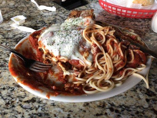 Very delicious chicken Parmesan dinner.