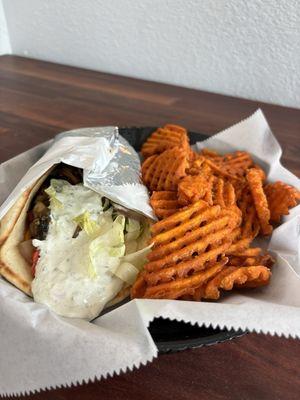 Pita and fries