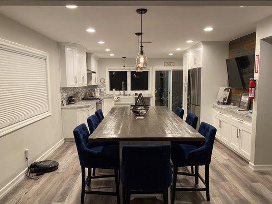 The kitchen and eating area with the amenities you will need!