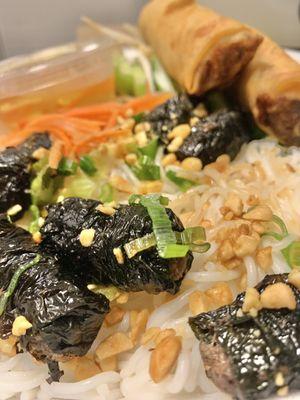 vermicelli & beef with betel leaf