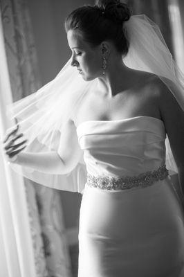 Bridal photograph before a wedding at the Crescent in Dallas.