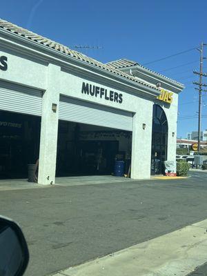 Midas muffler shop