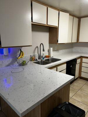 Quartz countertops in Latte