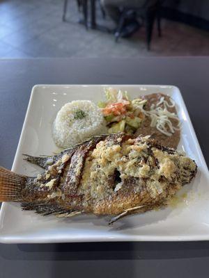 Mojarra al mojo de ajo riquisima