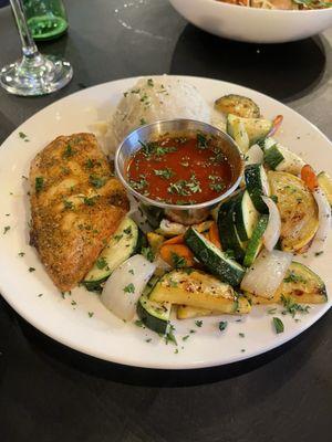 Grilled Chicken, steamed vegetables, garlic mashed potatoes and sugo