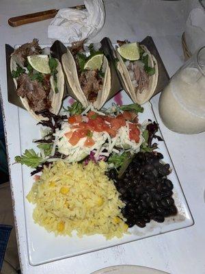 Pork carnitas street taco platter