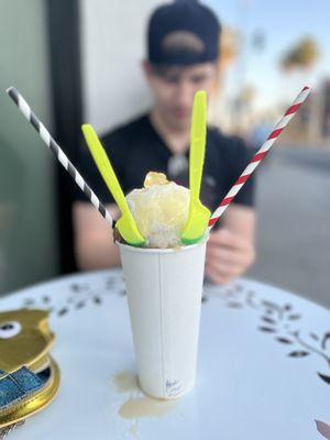 Ended up ordering praline and coconut + condensed milk, and was so delicious! Best snow cone ever!