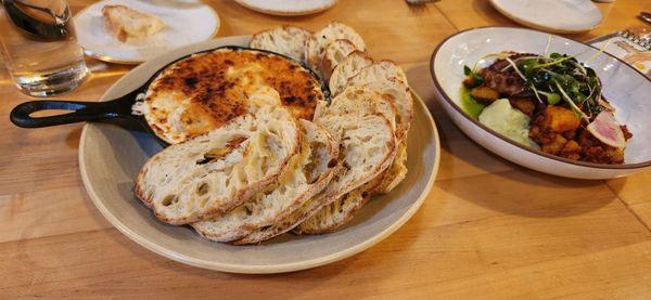 Brie cheese fondue