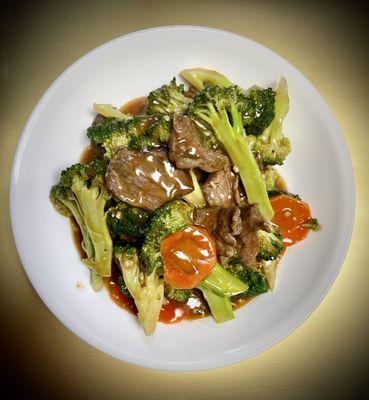 Beef with Broccoli 
Serve with White Rice