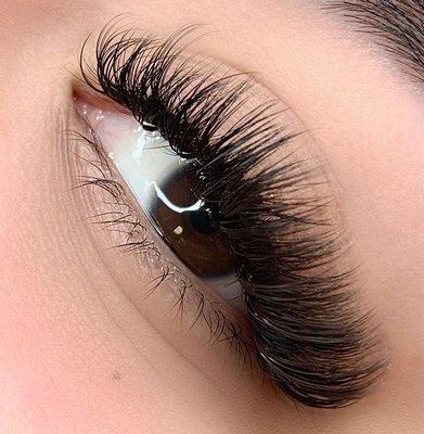 Brown volume lashes