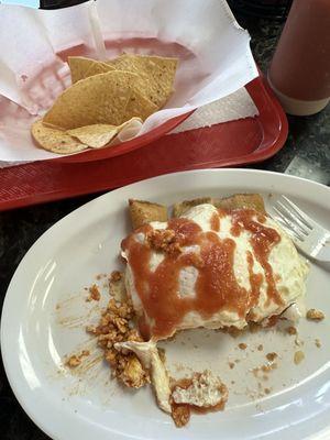 3 tamales(2 chicken, 1 pork) with a Sunnyside up egg.