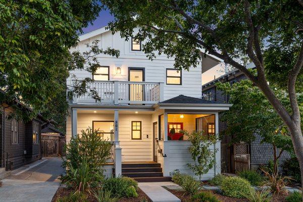 My Modern Rockridge Farmhouse Listing in Oakland. Picture Perfect Curb Appeal!