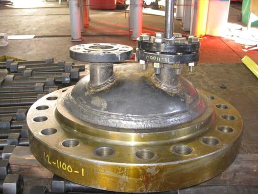 Pressure vessel head