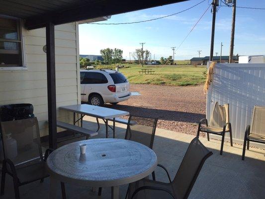 Outdoor eating area was peaceful.