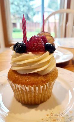 Fresh berries cupcake