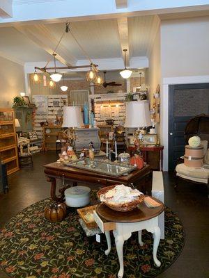 Beautiful shop with many wonderful items.  Everything from simple to unique and everything in between.