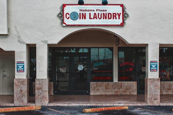 Entrance to Habana Plaza Coin Laundry