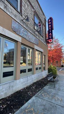 Five point restaurant sport bar outside