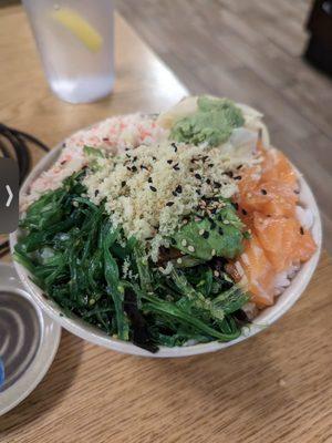 SALMON POKE