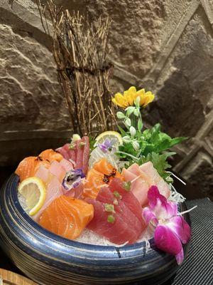 Salmon, tuna & yellow tail Triple Sushi plater comes with soup or salad