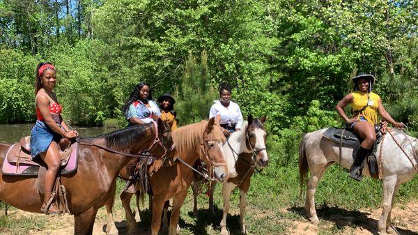 Hot girl summers are amazing at SOOFA Ranch