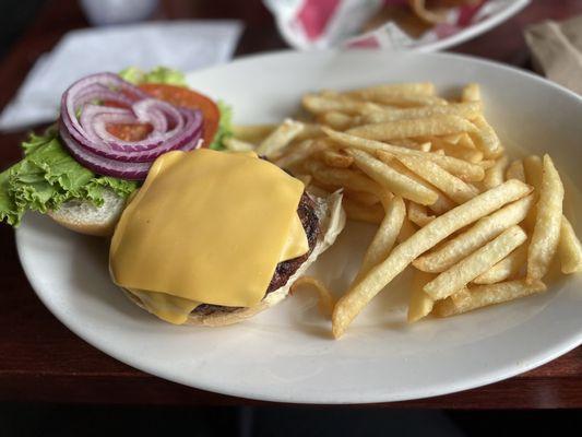 Classic cheeseburger - excellent