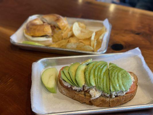 Avocado roast and bagel sandwich