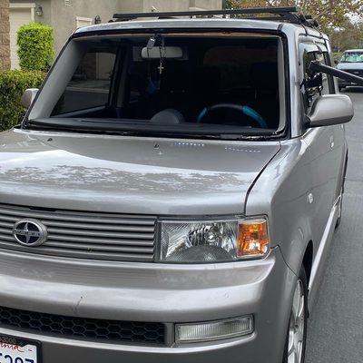 Scion xB 2009 windshield replacement