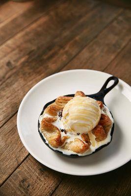 Caramel apple & walnut crostata dessert