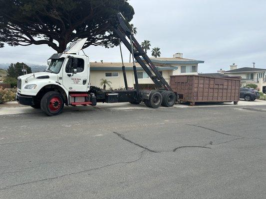 Delivered 40yd dumpster,Rancho Palos Verdes