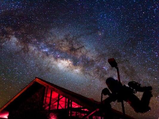 12 telescopes set up by volunteer astronomers and park rangers.  All you need are your eyes.