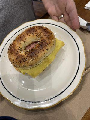 Egg bagel with pork roll