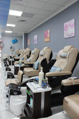 At HeavenLee it is integral to have the top of the line technology, come in and enjoy one of our 10 brand new pedicure chairs with massage!!