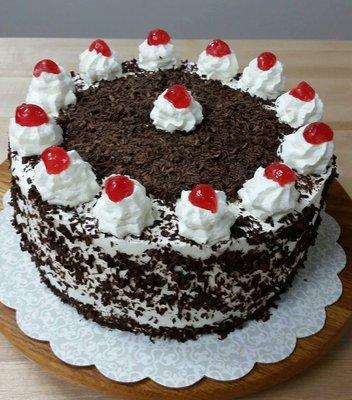 Black Forest Cherry Torte (Schwarzwälder Kirschtorte)