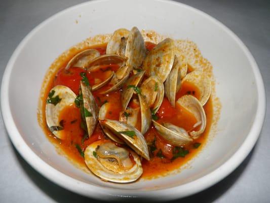 Tavolo Pronto  Little neck Clams Fra Diavolo served with Tuscan Bread