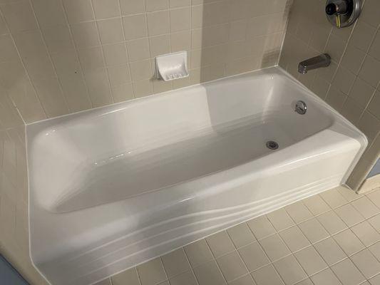 White refinished tub