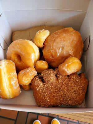 1/2 dozen mixed donuts