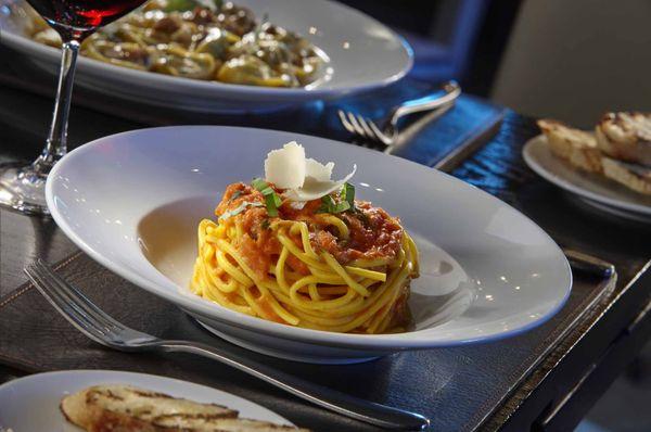 Spaghetti with tomato & basil