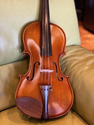 My gorgeous violin from Metzler!