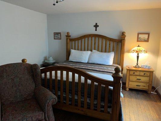 Guest room with King sized bed