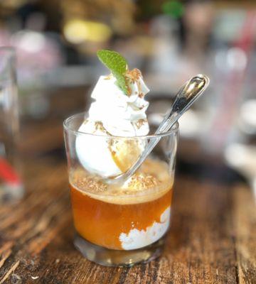 Thai tea float