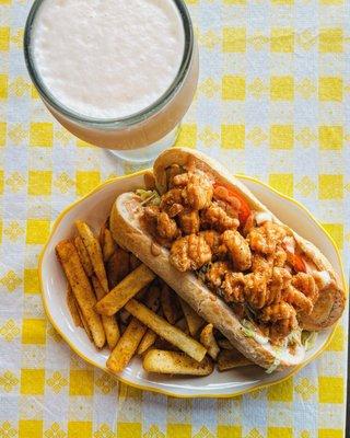 Shrimp Poboy Whole
Fried shrimp dressed with lettuce, tomato, pickle and our Spillway sauce