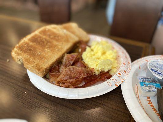 Awesome hot breakfast (Eggs, Poatoes, and Bacon)